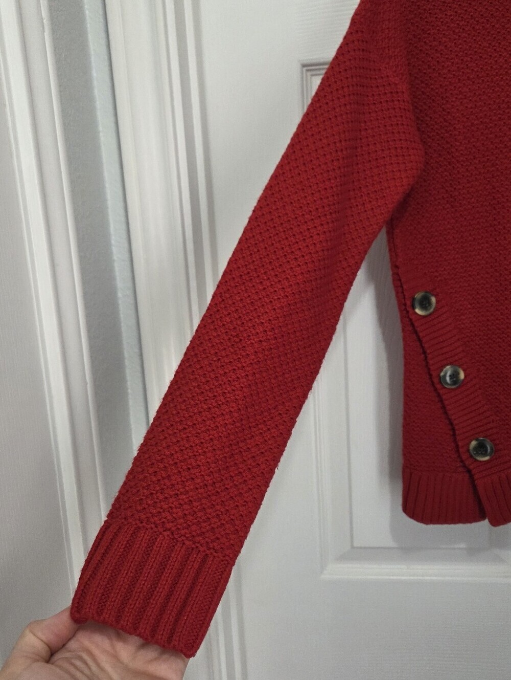 Sfera Women's Chunky Waffle Knit Button-Accent Crewneck Red Sweater Size Small - Picture 6 of 7